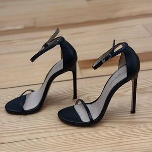 Stuart Weitzman 2024 Nudistong Strap Sandal. Color: Black. Size: 7.5 (37.5)